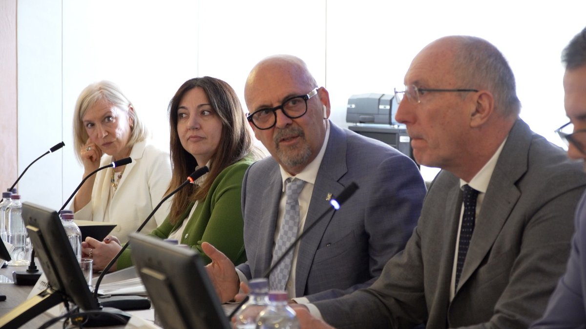 regioneFVGit's tweet image. “In #Fvg sul progetto di facilitazione digitale per i cittadini raggiunti risultati oltre i target. Il piano proseguirà con nuovi finanziamenti regionali, prevista anche nuova legge sul digitale”. Così @SebastianoCall2 a #Colloredo di Monte Albano
👉tinyurl.com/y99e9vzb