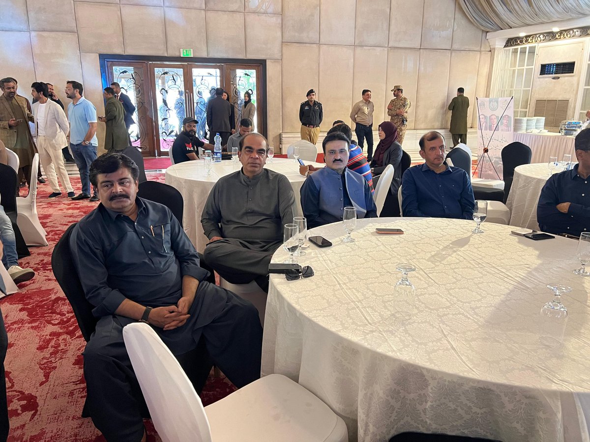AliHassanHingo4's tweet photo. #کراچی
معرکہ حق بنیان مرصوص کے شہداء اور غازیوں کو خراجِ تحسین پیش کرنے کیلئے کراچی میں سنڌ حکومت کی جانب سے تقریب کا انعقاد، تقریب میں   صوبائی وزیر مکیش کمار چاولہ، صوبائی وزیر سید سردار شاہ کے ساتھ شرکت کی 
#sindhcelebratesmarkaehaq
@AAliZardari @BBhuttoZardari @MediaCellPPP https://t.co/woEhzlW5zJ