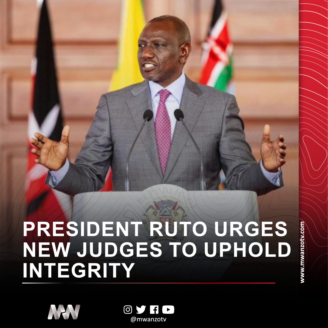 MwanzoTv's tweet image. #KENYA: PRESIDENT RUTO URGES NEW JUDGES TO UPHOLD INTEGRITY
President William Ruto has called on newly sworn‑in judges to remain steadfast in delivering justice, even when decisions prove unpopular.

Speaking at State House Nairobi during the swearing‑in of 24 High Court judges,