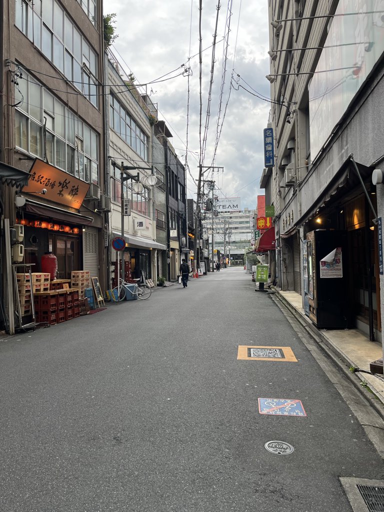 sora_20230311's tweet image. 【名古屋旅行記⑪】
D.O.さんの足跡を辿って名古屋の街をブラブラ…👣
ここを歩いたんだなぁ…♡と感動😭
珈琲とパンも美味しかった‼︎

#EXO #weareone
#EXhOrizon
#EXhOrizon_in_JAPAN