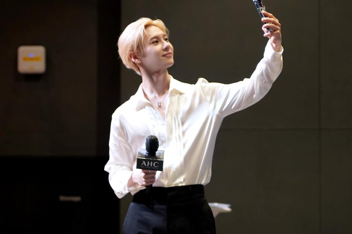 러브 tweet media