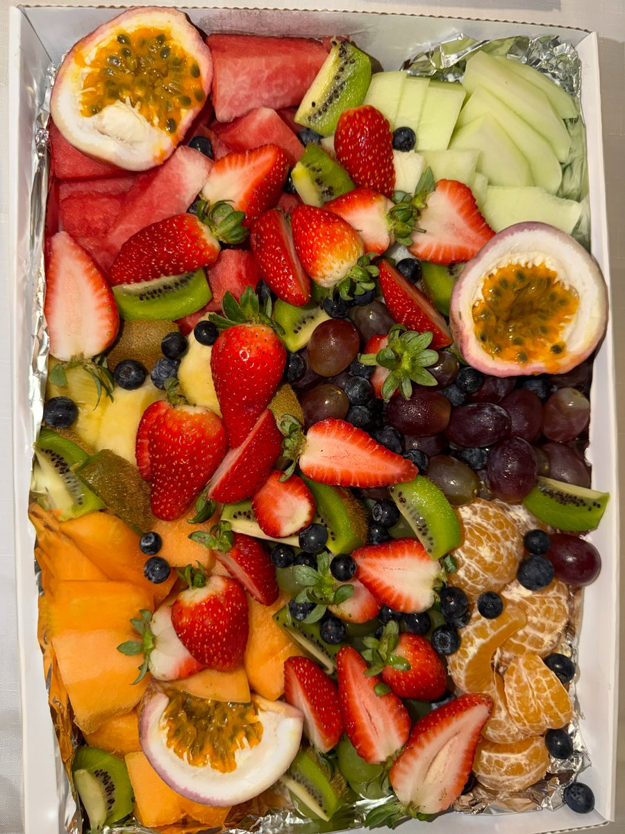 leane_matthew's tweet photo. Fresh fruits and berries with variety of colour https://t.co/MLX4ORPt6n