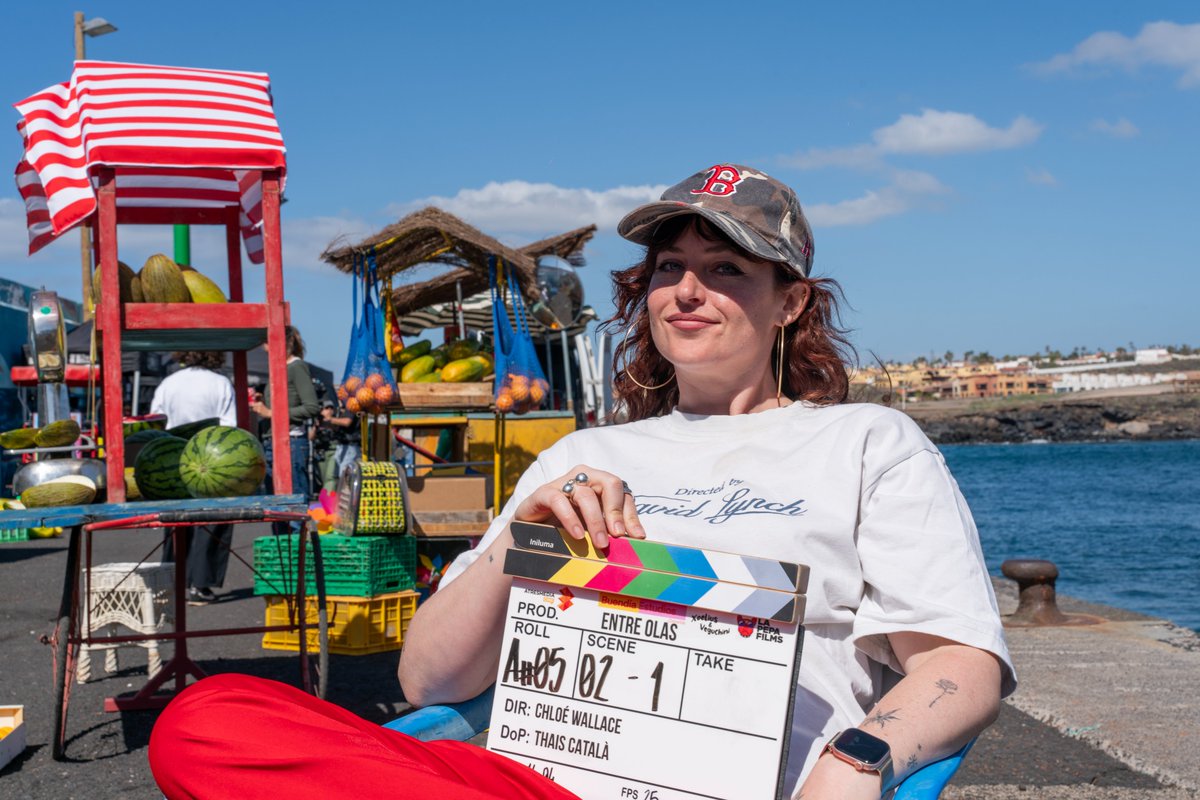 atresmediacine's tweet photo. 🎬 ¡Ya hemos comenzado el rodaje de #EntreOlas!

Dirigida por Chloé Wallace y protagonizada por Carla Tous, Nuno Gallego y Jan Buxaderas. https://t.co/LLdWkyxZXA