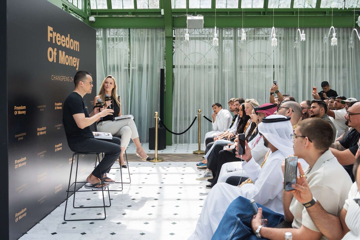 unlockbc's tweet image. #CZ didn’t just launch a #book in the #UAE. He used #MoneyFreedom to reflect on what it actually takes to build in the #digitalasset space ⤵️

The book goes beyond @binance's growth, touching on risk, resilience, and the responsibility that comes with shaping financial systems