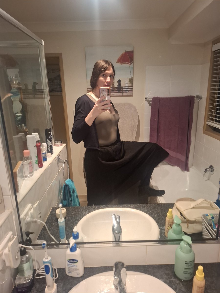 ShaylahFloof's tweet photo. Didn't half mind the outfit I wore to watch Hokum tonight https://t.co/O2K3zGvtAy