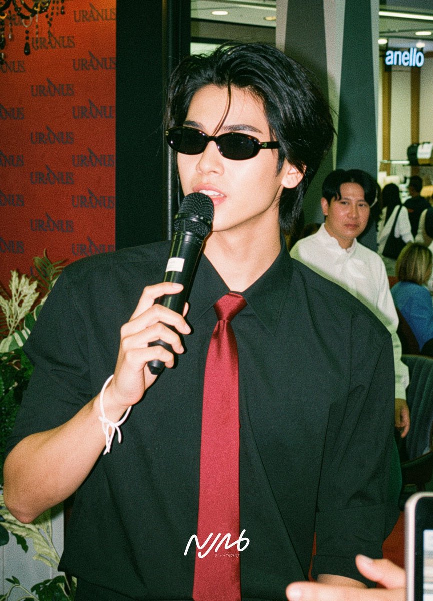 ญณ. tweet media