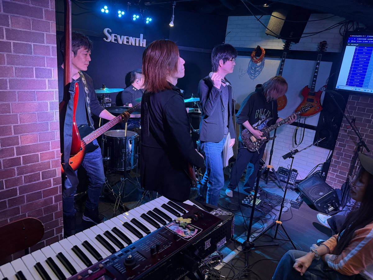 RockBarSeventh's tweet image. RockBar SEVENTH
2026.5.4 月曜日㊗️🔥🎸
本日定刻19時オープン‼️

今日は久々の‼️
『まなみん＆やまもと』コンビ‼️🤣

めっちゃゆっくりまったりぃ
通常営業❣️🥳🤣🎸🥁
てなわけでお待ちしておりまあす‼️

@RockBarSeventh 
 #ロックバー #セッション #メタル
 #rock #metal #rockbar #session