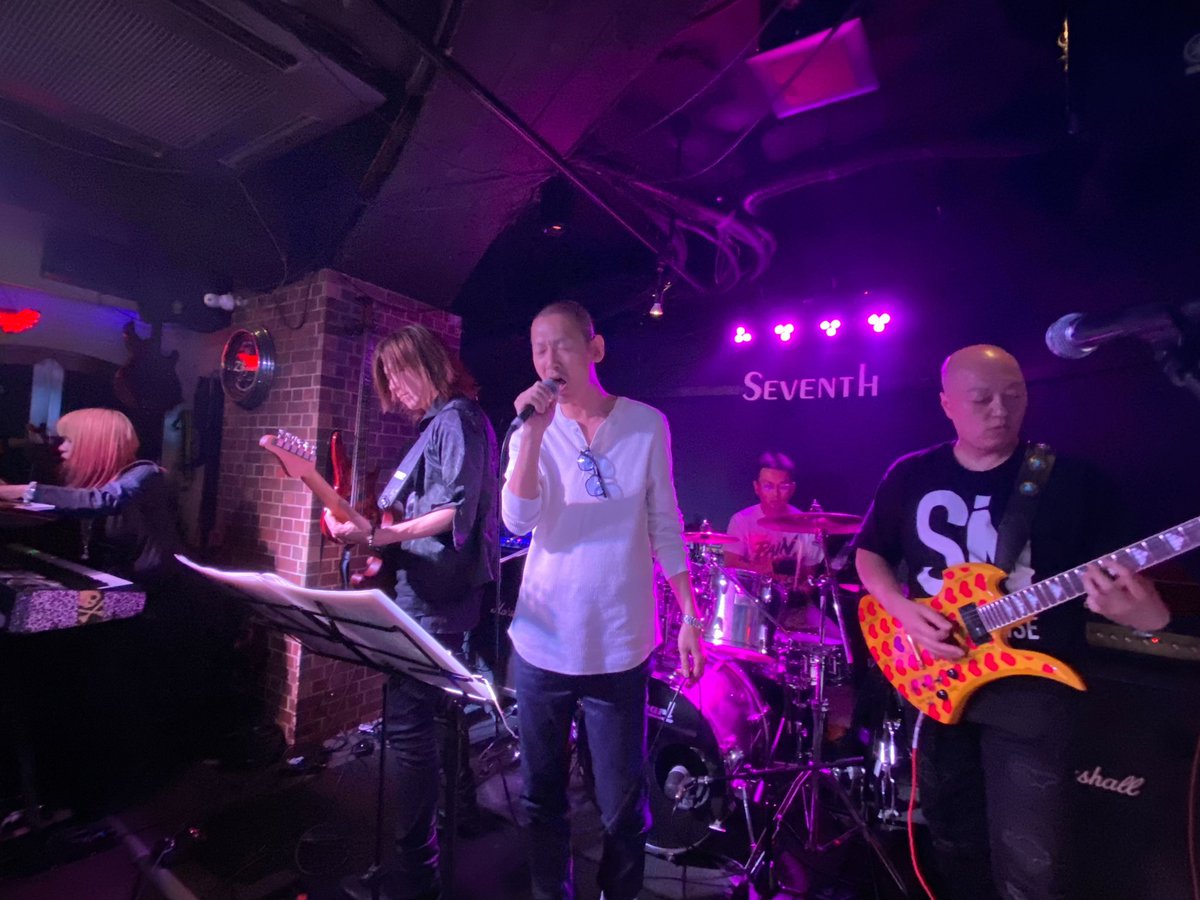 RockBarSeventh's tweet image. RockBar SEVENTH
2026.5.4 月曜日㊗️🔥🎸
本日定刻19時オープン‼️

今日は久々の‼️
『まなみん＆やまもと』コンビ‼️🤣

めっちゃゆっくりまったりぃ
通常営業❣️🥳🤣🎸🥁
てなわけでお待ちしておりまあす‼️

@RockBarSeventh 
 #ロックバー #セッション #メタル
 #rock #metal #rockbar #session