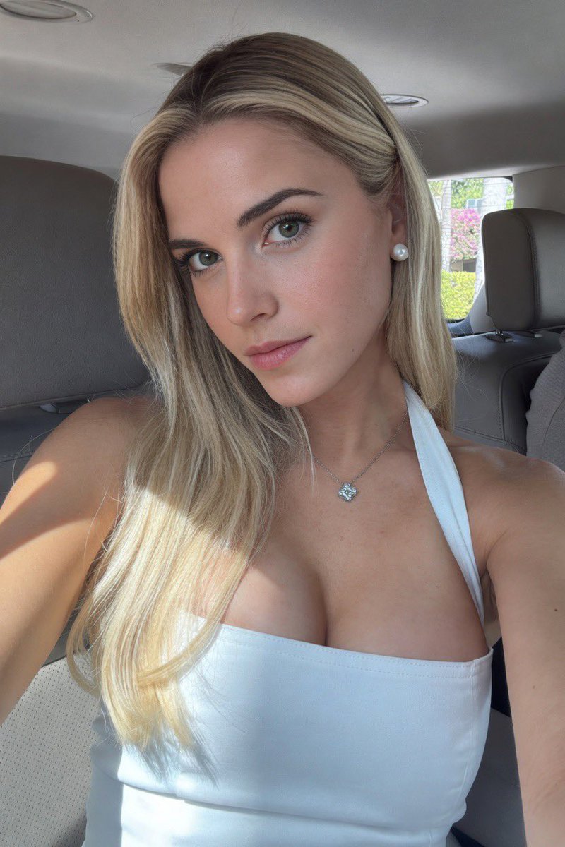 EmmaWatson Private tweet media