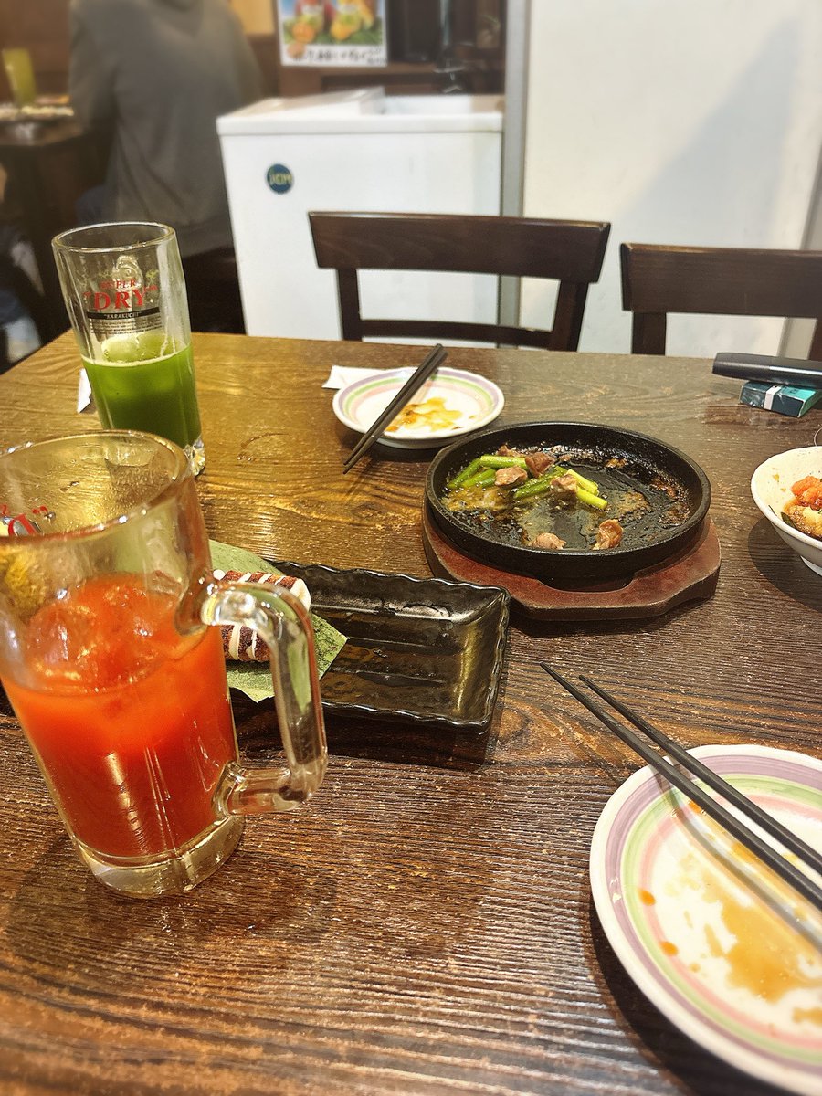pocopon111's tweet photo. 昔馴染みと都内で飲み
話が弾んで楽しい～！ https://t.co/IVKHszQgab
