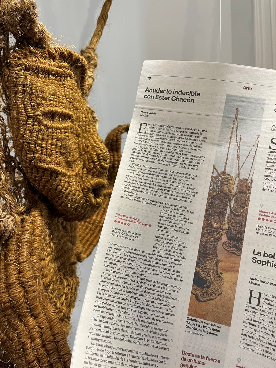 josedelamano's tweet photo. 'Anudar lo indecible con Ester Chacón'
Fantástico artículo de @nerea_ubieto sobre nuestra exposición de Ester Chacón para @ABC_Cultural 👉 https://t.co/cXtFvlRZp6
#esterchacón #artetextil #zorrilla21 #chile #parís @ArteMad @jdguardiola https://t.co/MVBzz5qPU0