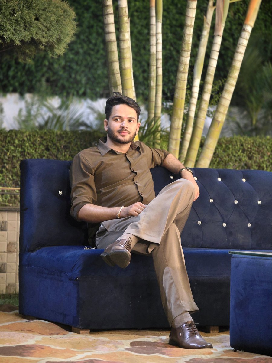 satyamvaidwan's tweet image. Dressing well is a form of good manners.

#Lifestyle #MensFashion #GrowthMindset #ProfessionalVibes #ootd