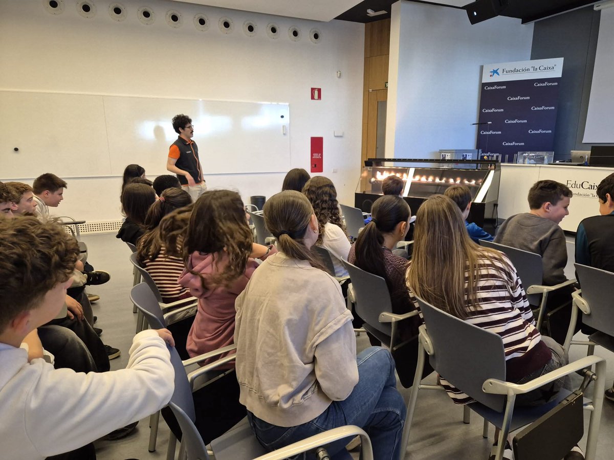 IES Ramón Pignatelli tweet media