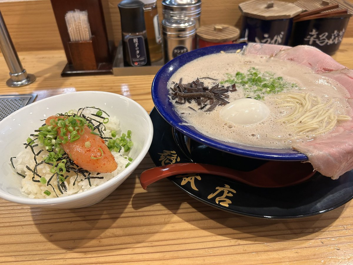 じん tweet media