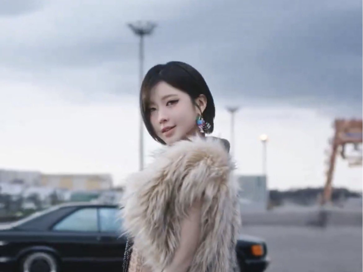 picbaemon's tweet photo. The parts of the song « Choom » by Asa and Ahyeon, OT7🔥

"Yeah I know we seven but we ate" https://t.co/hPS1WNoiYC