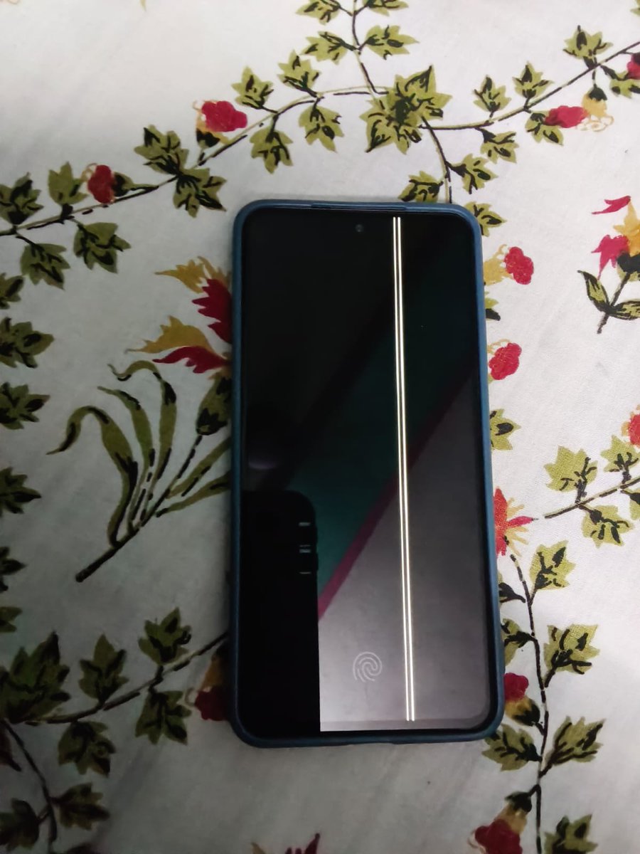 BSayan86409's tweet image. Love for screens? Then why so many green line issues? A premium brand shouldn’t sell defective displays and then charge ₹10K+ to fix them. This is unfair to loyal customers.
@Samsung @SamsungKorea @SamsungMobile @SamsungMobileUS @SamsungNewsIN 
#GreenLine #S21FE #FixThis