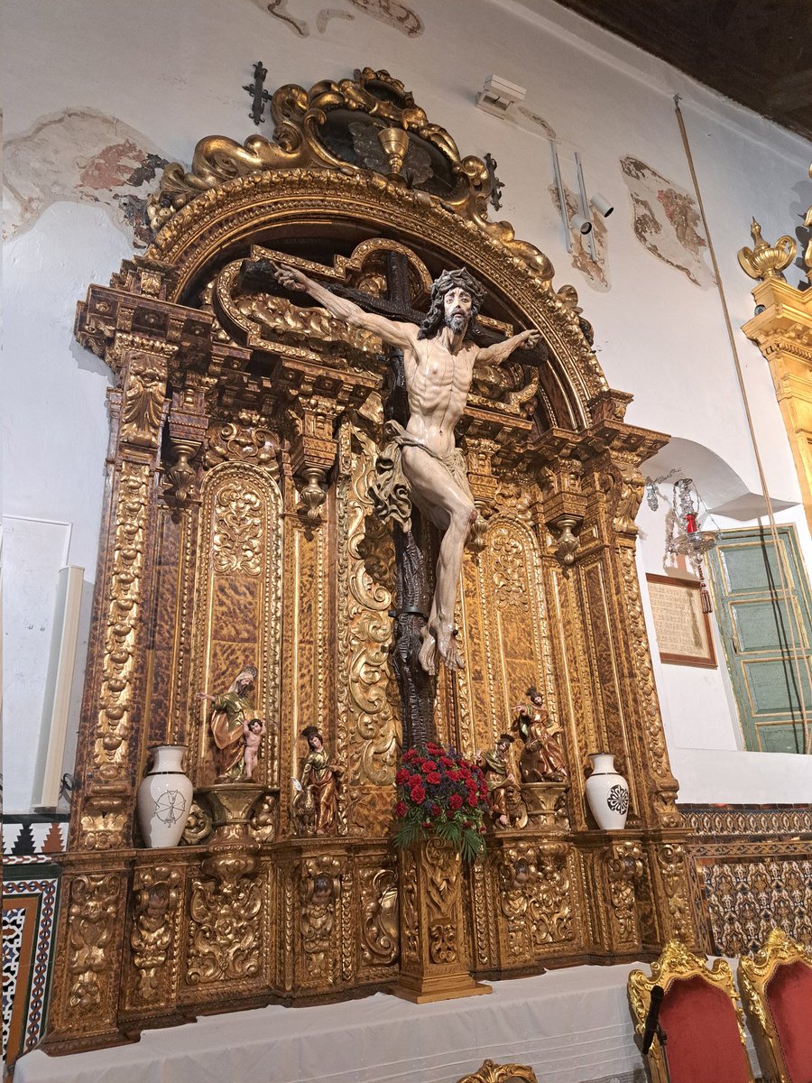 SVQpasoapaso's tweet photo. Cristo de la Salud realizado por Luis Ortega Brú en 1954. Se ubica en la Capilla de Montesión y se inspiró en el Cristo de la Conversión del Buen Ladrón de Juan de Mesa de la Hermandad de Montserrat. https://t.co/pOyRDp3MZe