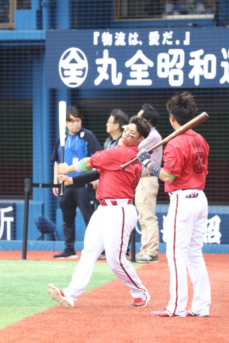 carp_kawasaki12's tweet photo. モノマネw→２人ワチャワチャ見���たから今日は勝ち
#坂倉将吾 
#野間峻祥 
20260504横浜スタジアム https://t.co/z4tfbysukO