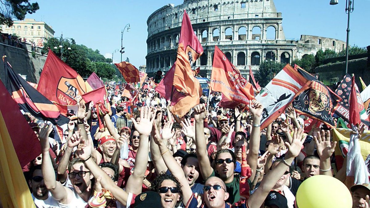 Rome, 2001. AS Roma have just won the Scudetto

Absolute scenes