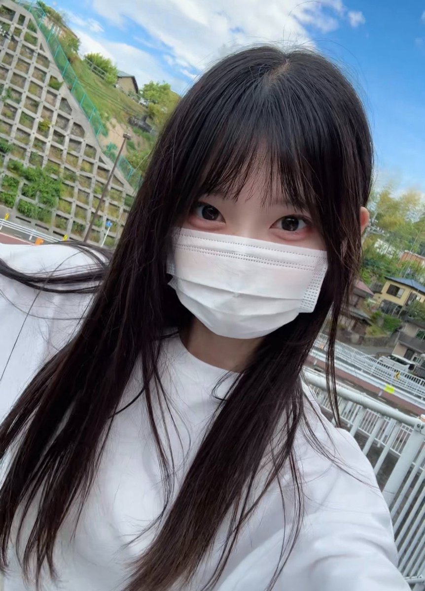 序列最下位 tweet media
