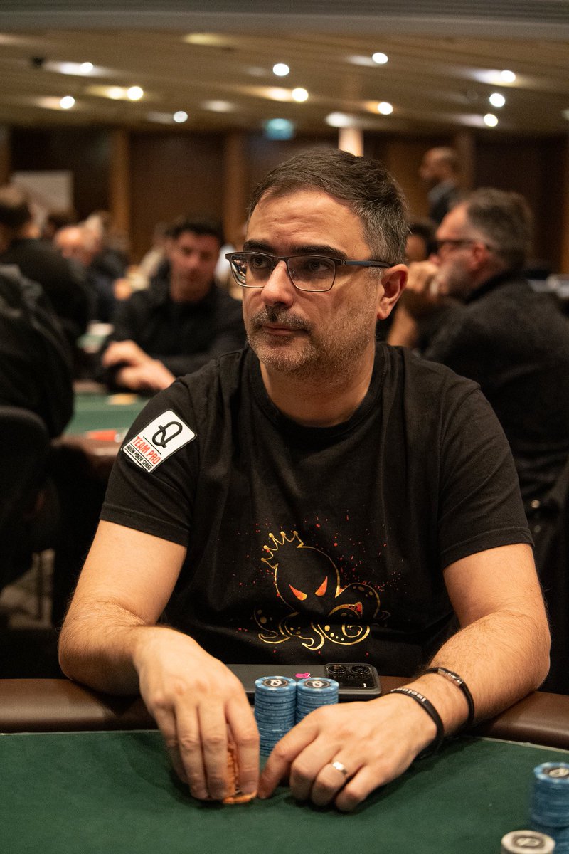 QueenPokerEvent's tweet photo. El equipo de TEAM PRO QPS ha dado la talla en esta segunda etapa de esta temporada 
Consiguiendo: 
☑️ @antonioramon.hdz  WINNER WELCOME
☑️@chakee699 MESA FINAL MAIN EVENT 
☑️@franky WINNER LAST BULLET 
☑️@braisinhogb JUGADOR MVP TROIA

👏🏻👏🏻MENUDO EQUIPAZO TENEMOS👏🏻👏🏻 https://t.co/ZS7x7N9sXo