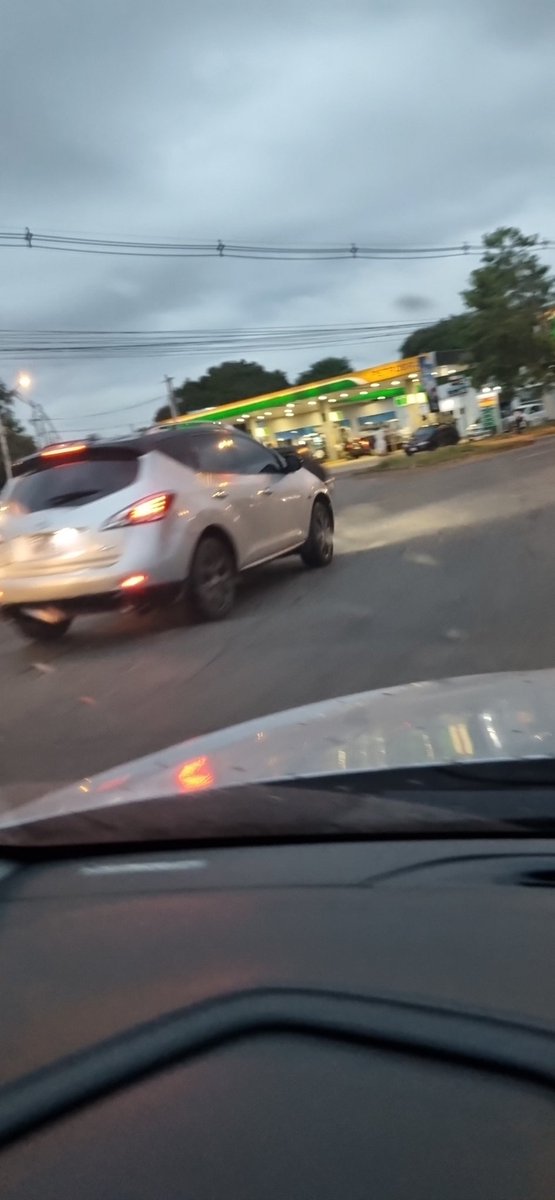 piriki's tweet photo. Brillan por su ausencia @asu_transito @juntasuncion @AsuncionMuni https://t.co/NbcoPmjGxx