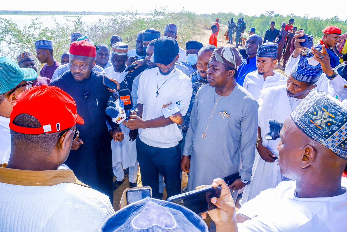 IamAhmadShooto's tweet photo. At Kafin Chiri Dam, the Renewed Hope Agenda is advancing agricultural renewal and rural development, with Kawu Sumaila noting the dam’s rehabilitation after nearly four decades of neglect. Built around 1978, the project is now receiving renewed federal backing under @officialABAT, including funding for irrigation systems and thousands of tube wells to strengthen farming across Kano South.

The intervention also includes extensive canal construction to expand irrigation, alongside wider investments in dams, roads, and agriculture. Officials state that the progress signals stronger federal and state coordination and improved fiscal capacity as the North-West inspection tour continues to evaluate projects and promote accountability.

#TinubuDidIt
#RenewedHopeInAction