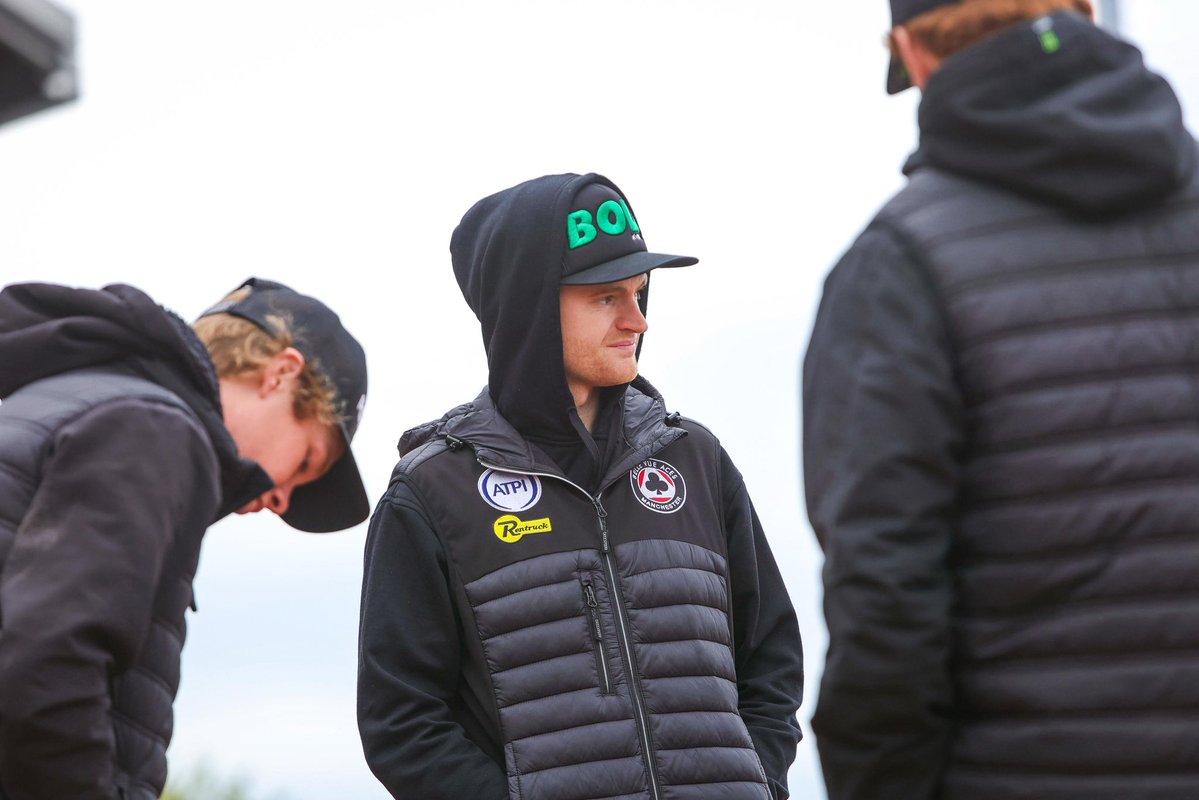 TheAces's tweet image. 🔢🤔

Score predictions for #BELNOR❓

🆚 @FoxesSpeedway 🦊
🏆 ROWE Motor Oil Premiership
🏟️ National Speedway Stadium
⏰ Tapes up - 12pm
🎥 Stream ▶️ bvtv.live

📸 Brett Thurlow
#britishspeedway #Manchester♣️