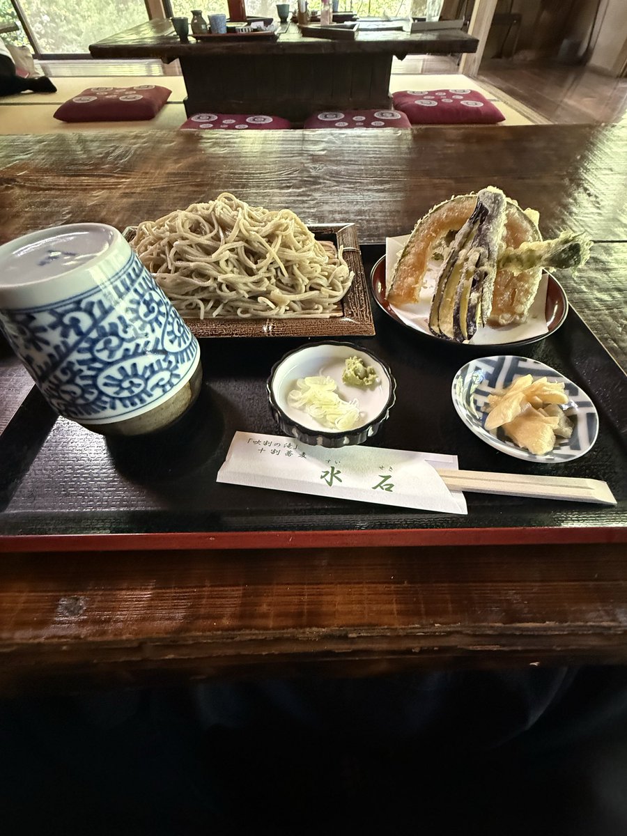 けむし tweet media