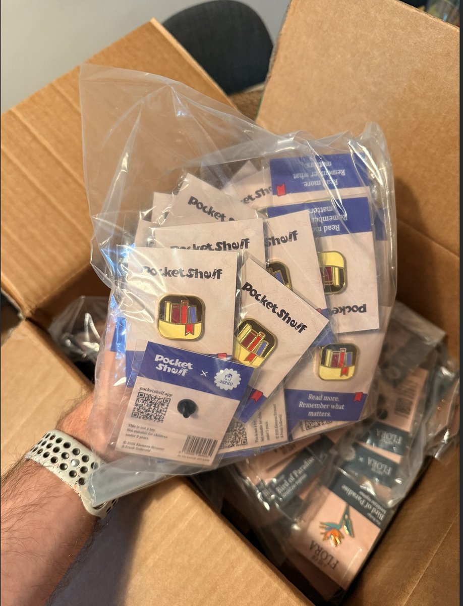 klemensstrasser's tweet image. Pins for #WWDC26 have arrived!! Both for Art of Flora and @PocketShelfApp!

If you want one, find me at #WWDC or another conference 🥳

#indiedev #gamedev #ArtOfFlora