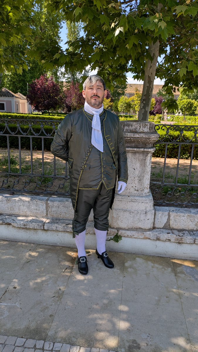 faraox1's tweet photo. me gastaría encontrar a gente para hacer recreación histórica de la época de Carlos iv, si sabéis de gente que quiera hacer un grupo o si ya sabéis de algún grupo avisarme :D
#recreacionhistorica #carlosiv #epoca #españa https://t.co/m5TJAe16QD