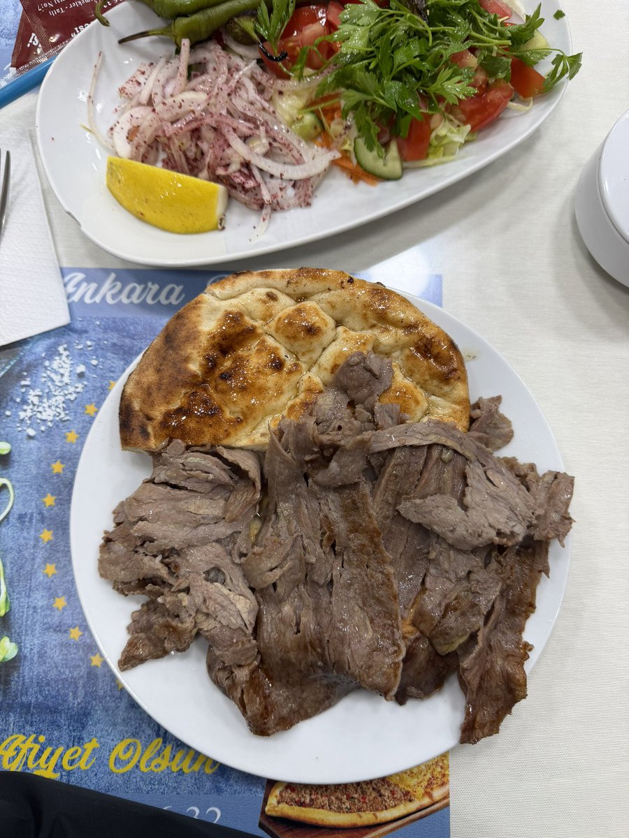 memnyilmaz's tweet image. Karagedik Lokantası'nın döneri gayet başarılı. 😋
#ankara