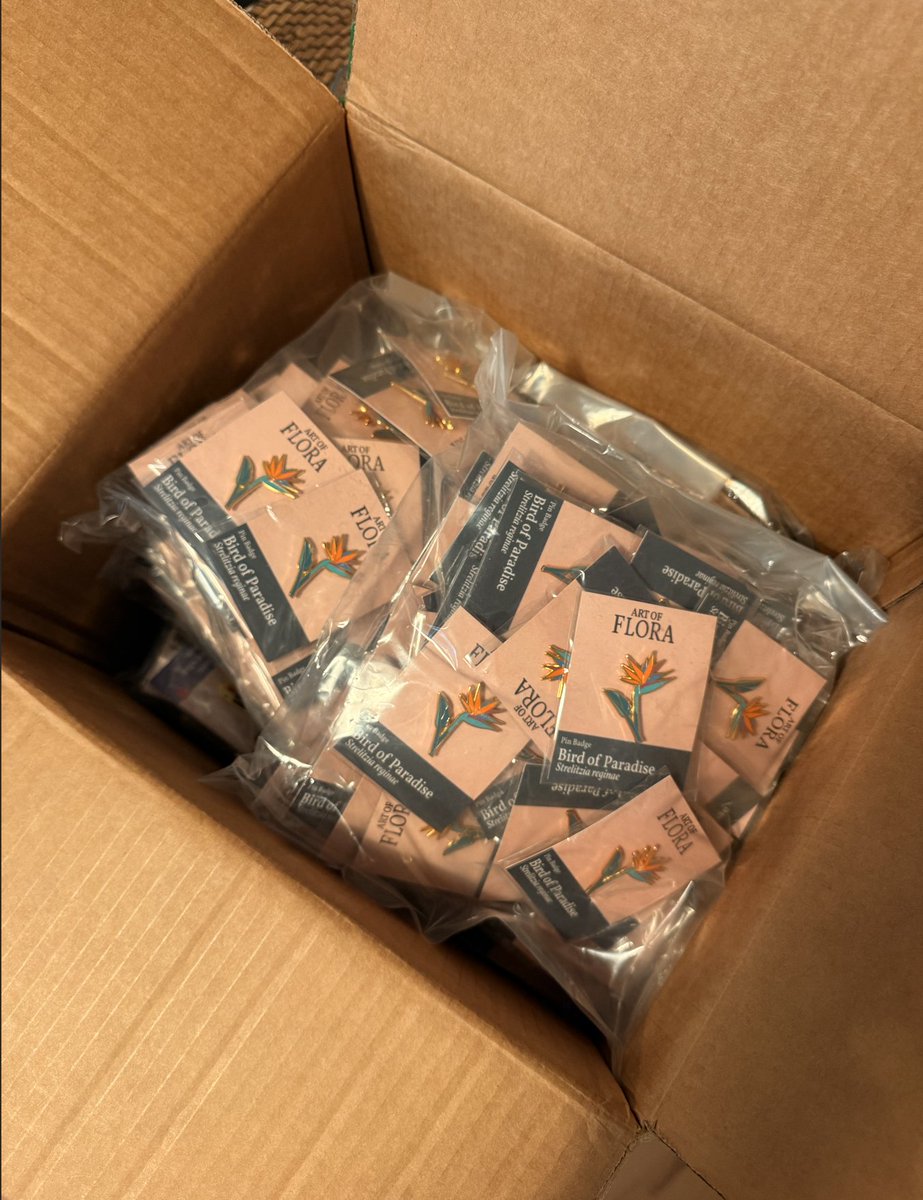 klemensstrasser's tweet image. Pins for #WWDC26 have arrived!! Both for Art of Flora and @PocketShelfApp!

If you want one, find me at #WWDC or another conference 🥳

#indiedev #gamedev #ArtOfFlora