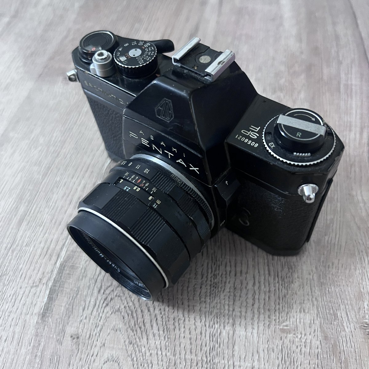 secondflooryou's tweet photo. ส่งต่อกล้องฟิล์ม pentax asahi
ราคา 2,300฿ ส่งฟรี / นัดรับbtsได้

เต็มระบบ ระบบแมนนวล
เลนส์ใสไร้ฝ้ารา หน้าชัดหลังเบลอ f1.8/55
ตั้งเวลาถ่ายได้ ใช้งานได้ปกติ
อุปกรณ์ดี อะไหล่สวย 

#กล้องฟิล์ม #กล้องฟิล์มมือสอง #กล้องดิจิตอล #กล้องดิจิตอลมือสอง https://t.co/rzeXPQjJzY
