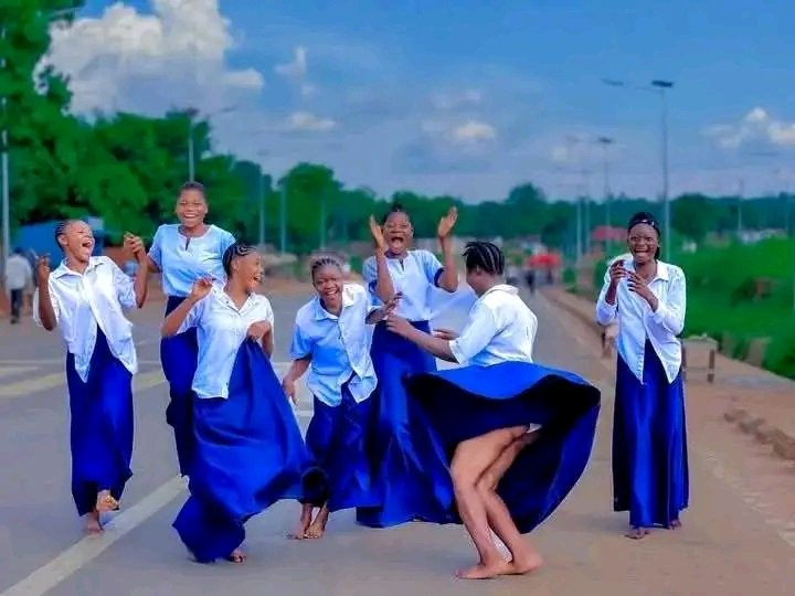Faux Tête  🇨🇩 tweet media