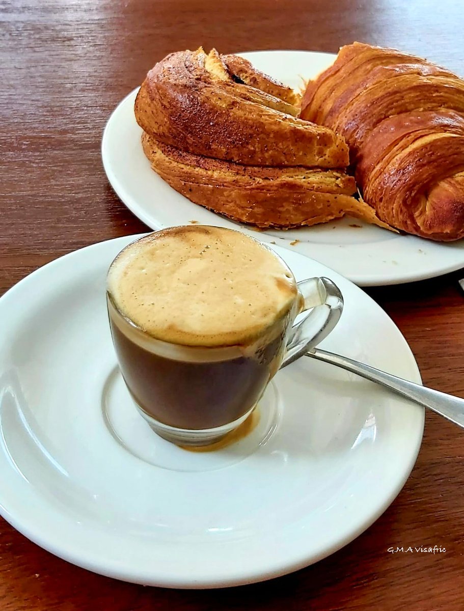 GhideonMusa's tweet image. Golden, flaky layers of a warm croissant straight from the oven, paired with a rich Cafe Macchiato, a perfect morning indulgence in Asmara #Eritrea