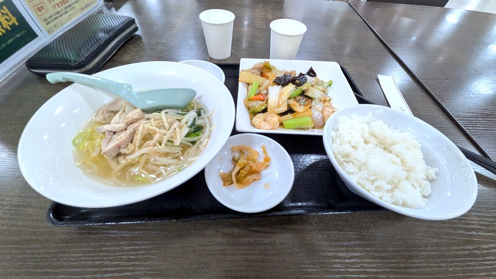 タケ tweet media