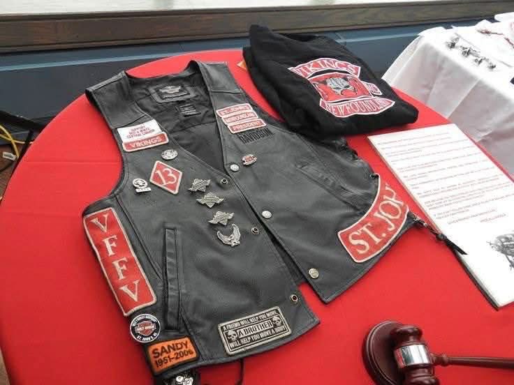 DannyBarged4's tweet image. Brotherhood. Loyalty Respect.
Hells Angels merch available for those who understand🫡❤️🤍
No time for long talk💔✊
you're ready.
Clean pieces, good quality.
If you like any of these hit me up ❤️🤍#usa #hellsangels #brotherhood