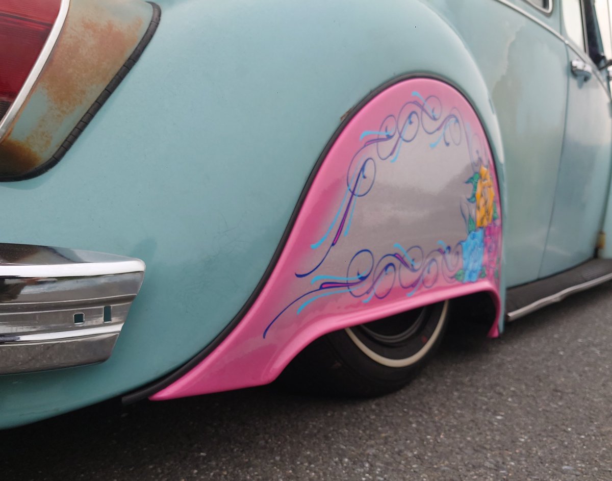 360_r_2's tweet photo. 車もお花畑で乗ってる人も脳内お花畑で綺麗なお花畑見てきたから間違いなくお花畑ガチ勢🌹

バラの時期はもうちょい後らしいしまたリベンジします🥲 https://t.co/F9beHbcsY3