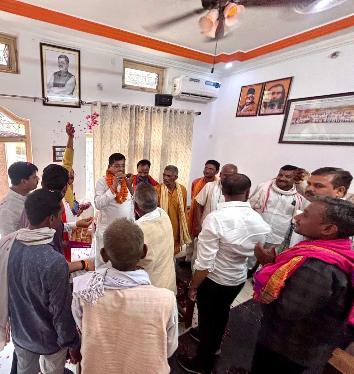 Ramkesh Nishad (मोदी का परिवार) tweet media
