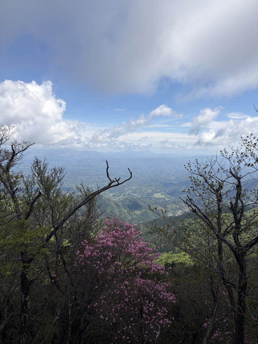 Zokon883's tweet photo. 次男の山行日記⛰️〜これが祖母山だーの巻〜

#大分県
#九州遠征3日目
#目指せ百名山三山踏破 https://t.co/5lbnb6mqLw
