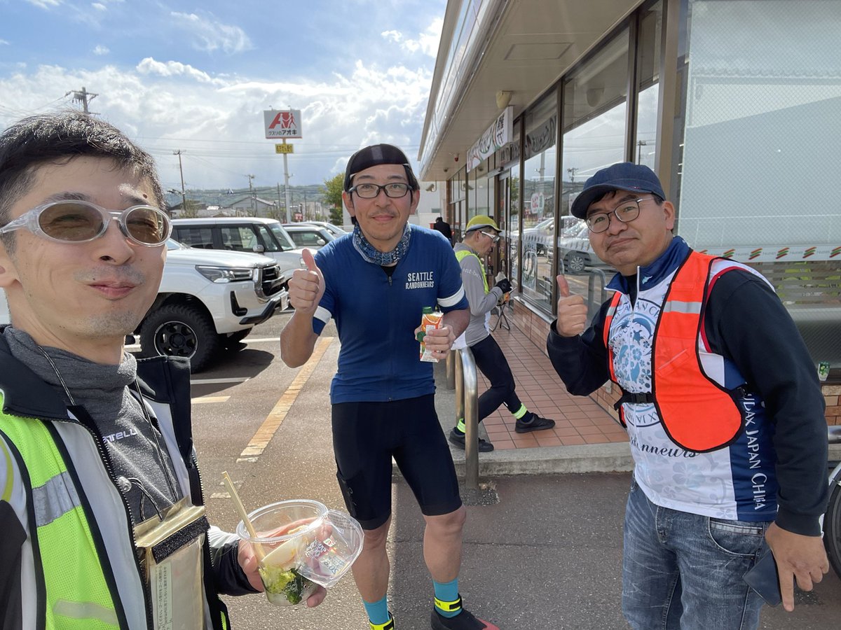 タカトリ tweet media
