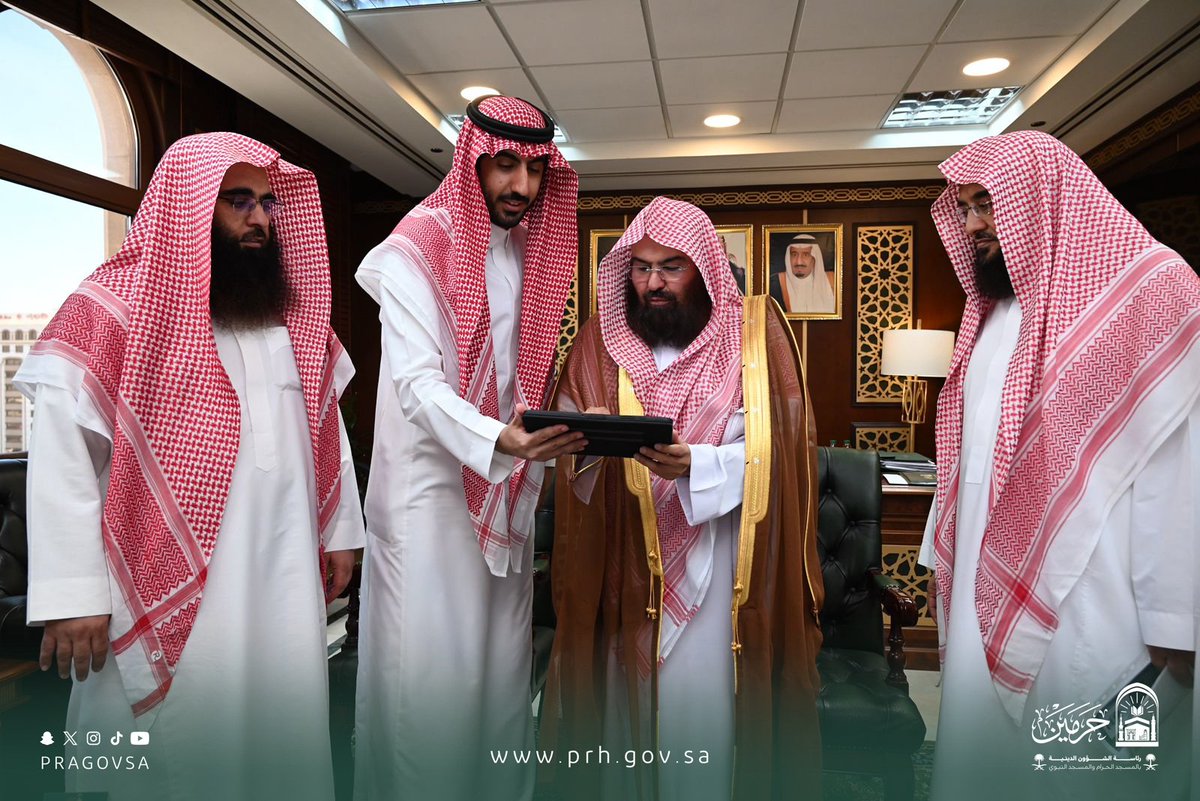 PRAGOVSA's tweet photo. معالي رئيس الشؤون الدينية يدشّن صفحة المزايا والخصومات لمنسوبي المسجد النبوي
https://t.co/Rr4ZJ4xJfx https://t.co/R7YTPB2pI4