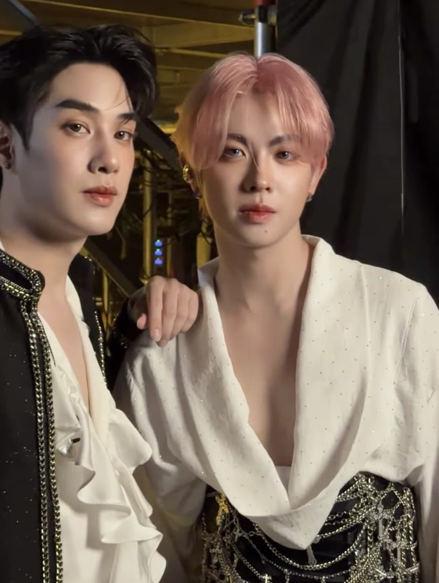 ฮัลโหลโกร๋ โหม๋บอกโสด tweet media
