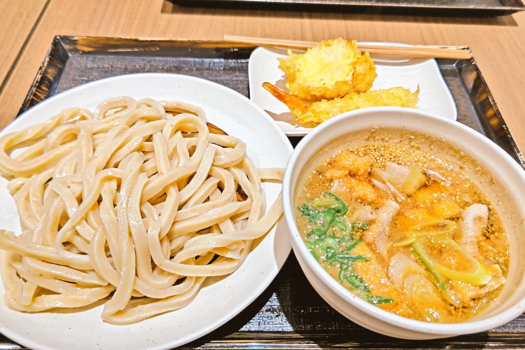 武蔵野うどん！
歯ごたえつえー！
汁うめー！
