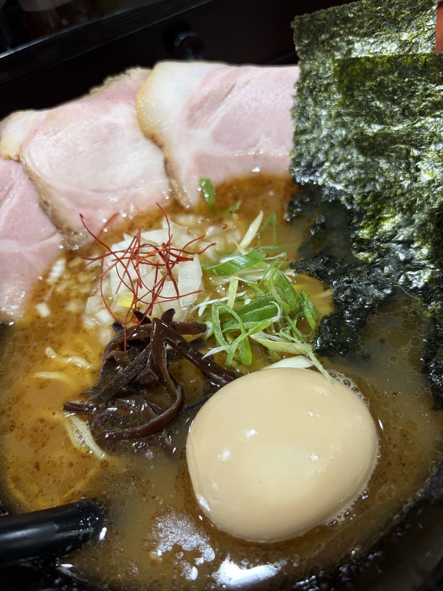 つる tweet media