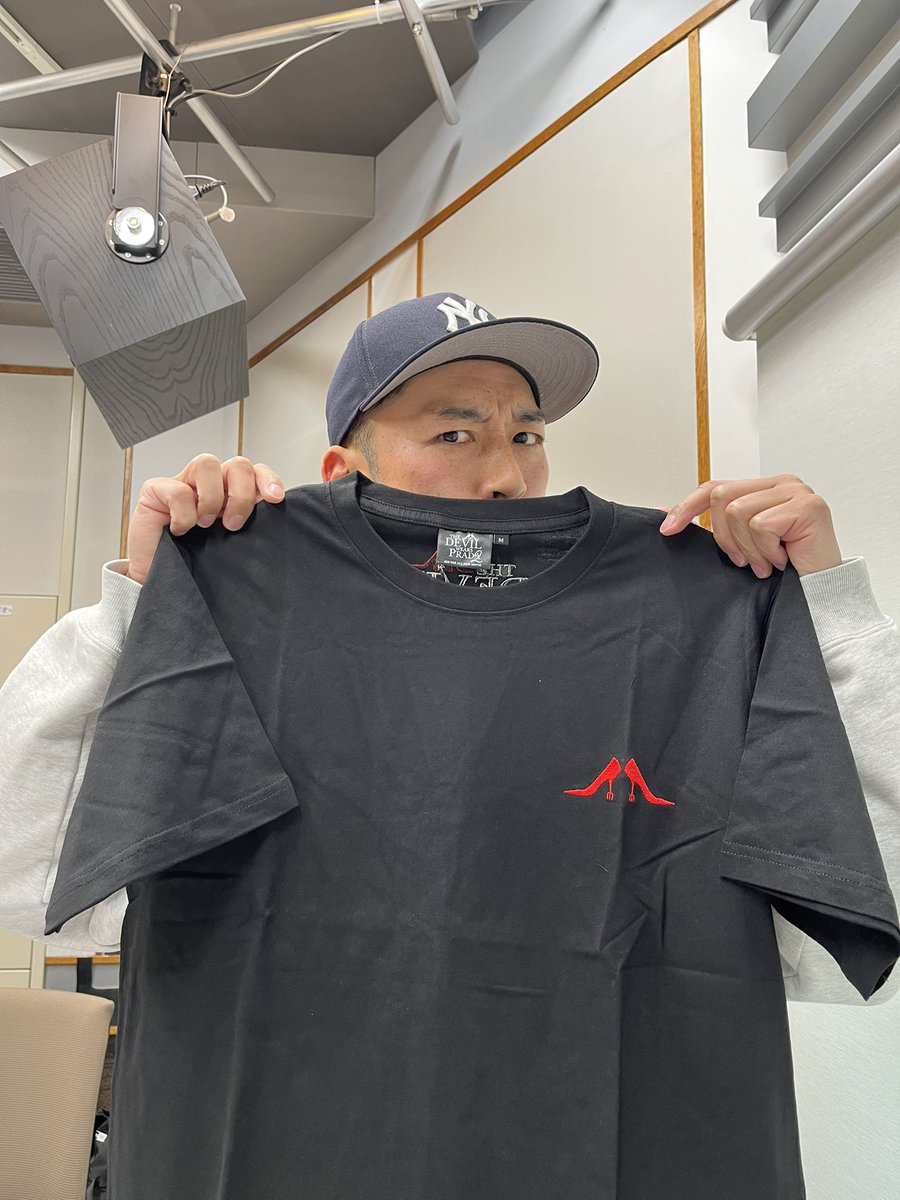 datefmrad's tweet image. 🎁〚RAD ~Radio All Day~ #GIVEAWAY 〛

　👠#プラダを着た悪魔２ Tシャツ👠

抽選で3️⃣名様にプレゼント🎁
ご応募は…
✔︎ Follow!! ▶︎ @datefmrad
✔︎リポスト or #datefmrad 付けてポスト📝 @ladygaga
