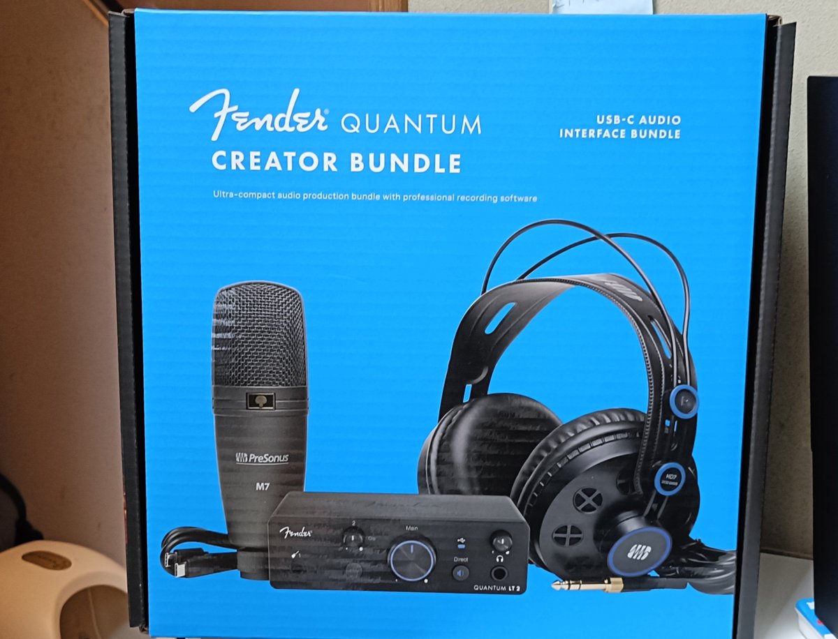 new gearが届いた。　やっと自分のDAWを手に入れたな。　作編曲を始めるのはまだ先だと思うけど、きっとまた始める。