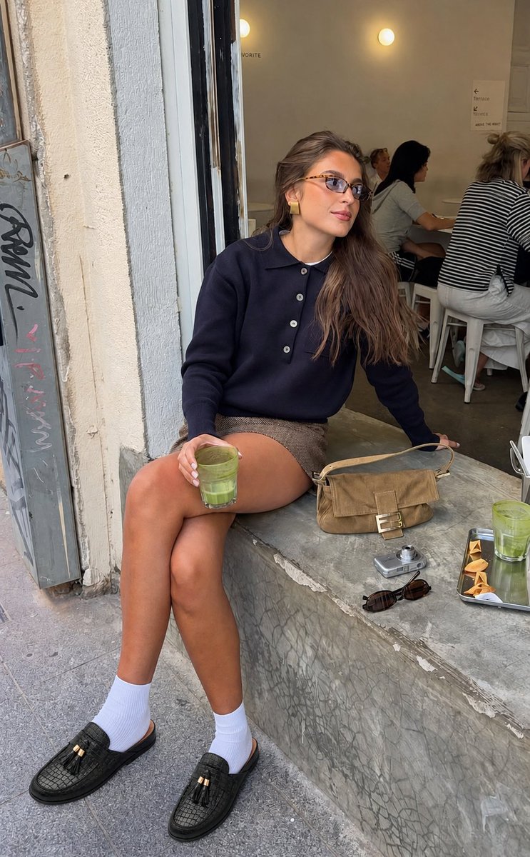 bentu86's tweet photo. 👉https://t.co/v8Ol0pxm5L
Stepping up my style game with these chic black croc-texture loafers 🖤✨ Tassel details + gold accents = instant elegance.
#StreetStyle #CaféVibes #LoafersLove #OOTDInspo #FashionDetails https://t.co/uNdPd0PjKH