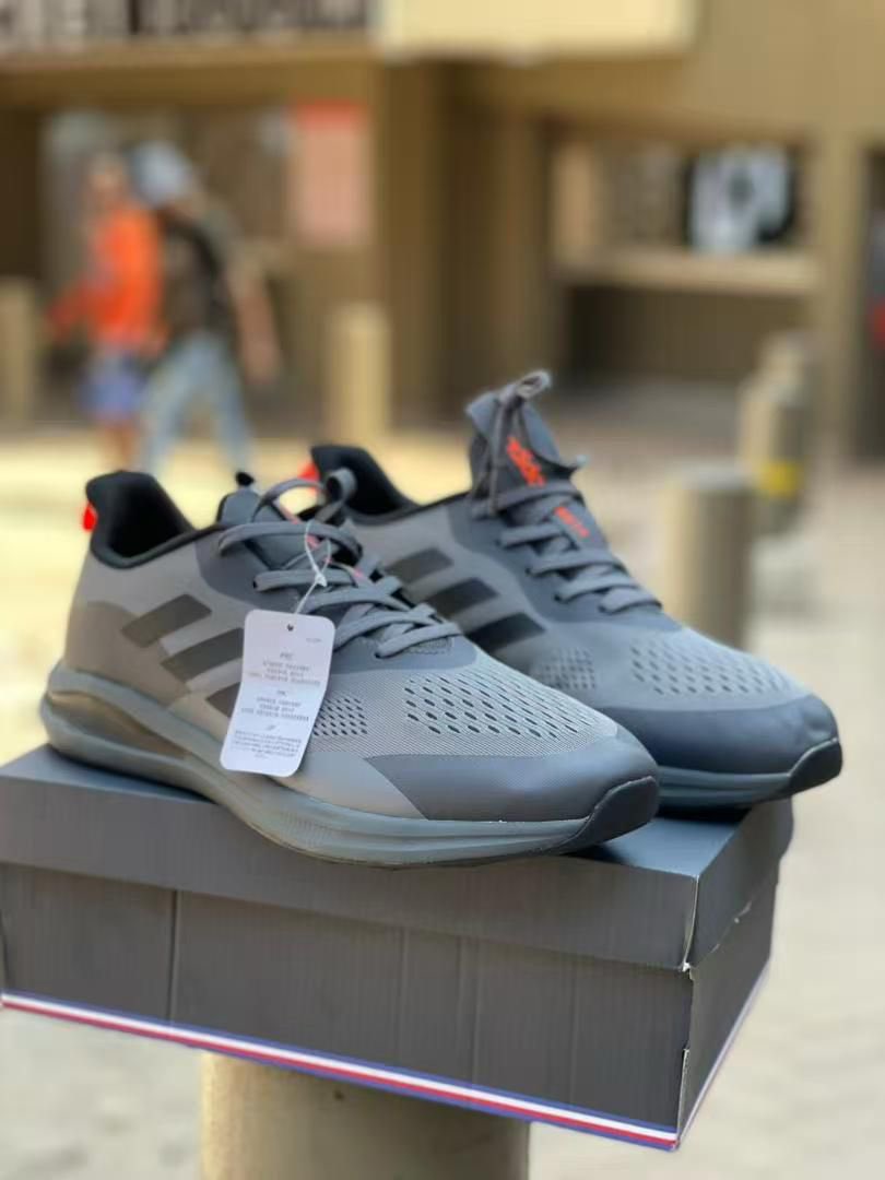 Naberz shoes tweet media